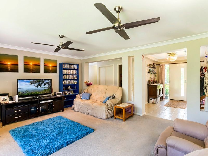 154 Orchard Rd, Redland Bay QLD 4165
