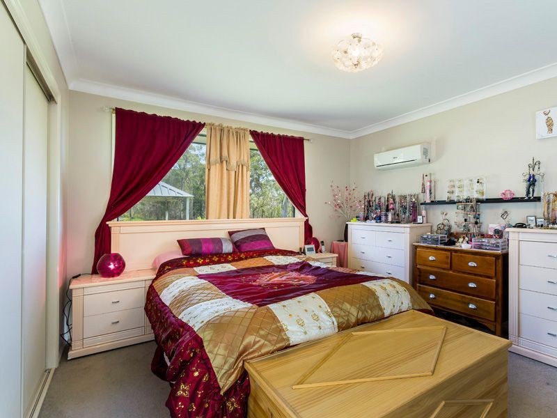154 Orchard Rd, Redland Bay QLD 4165