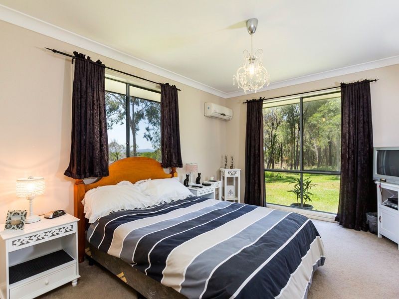 154 Orchard Rd, Redland Bay QLD 4165