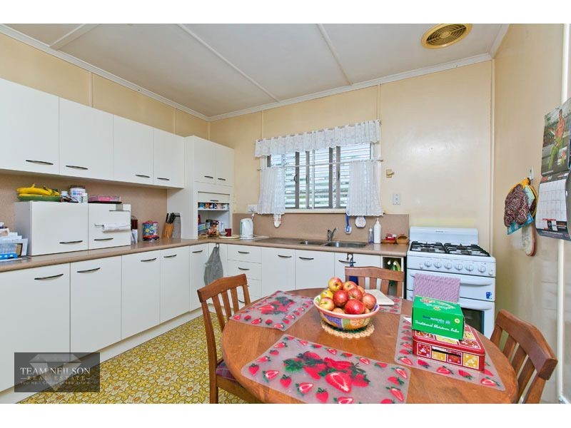 96 Thynne Avenue, Norman Park QLD 4170