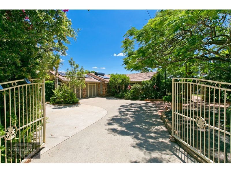 7 Birdwood Road, Birkdale QLD 4159