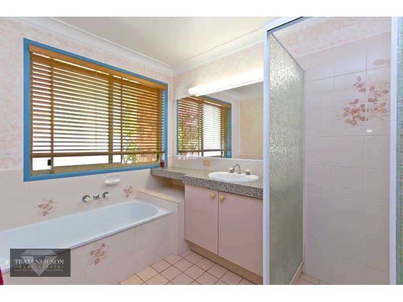 7 Birdwood Road, Birkdale QLD 4159