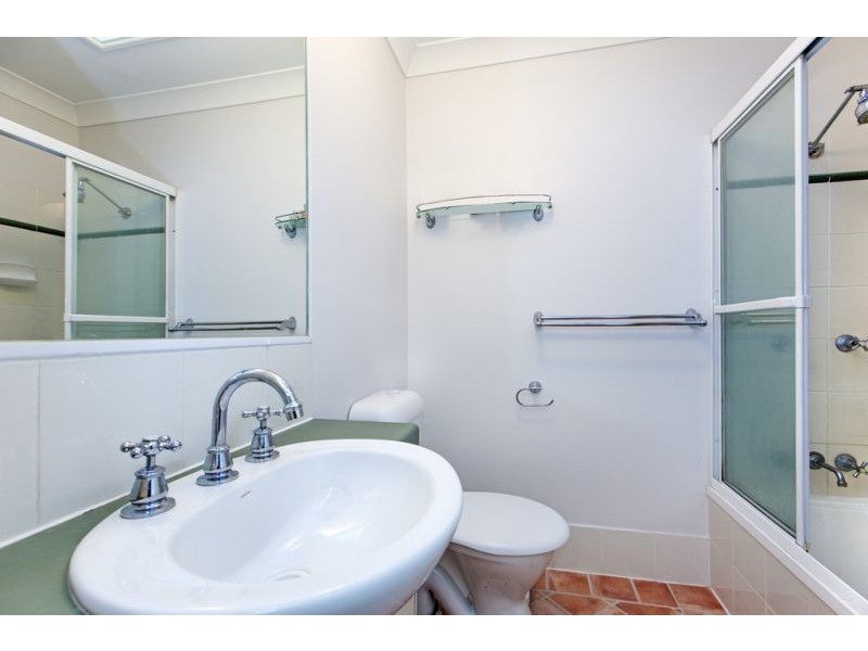 22 Raby Bay Gar 180-186 Middle Street, Cleveland QLD 4163