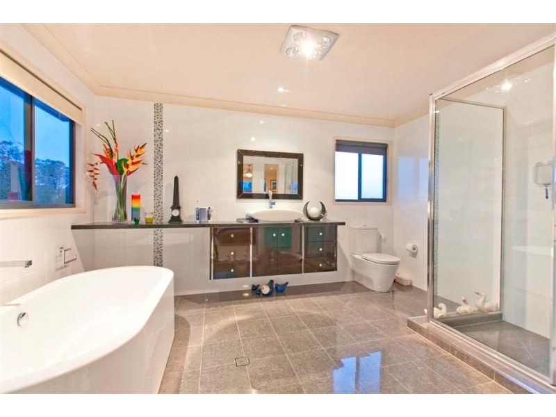 14 Gloria Pde, Redland Bay QLD 4165