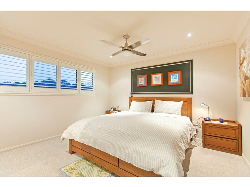 14 Gloria Pde, Redland Bay QLD 4165