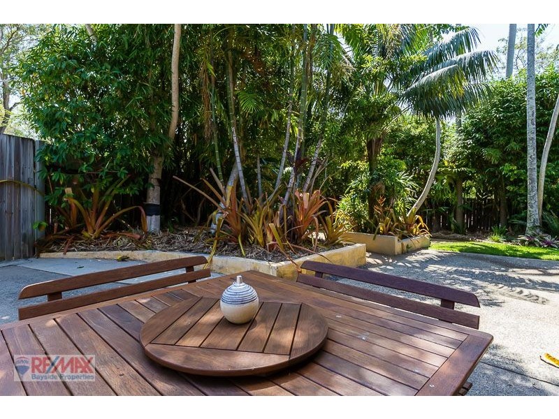 2 Oakland Avenue, Redland Bay QLD 4165