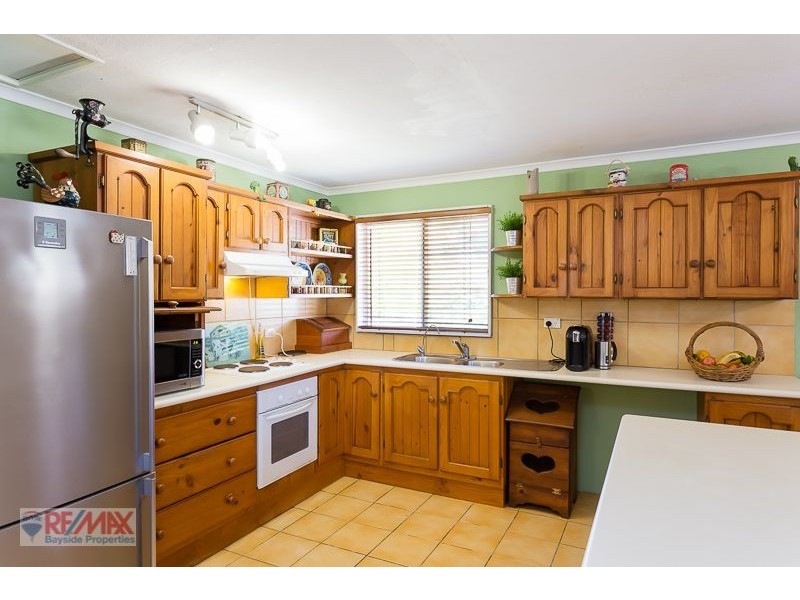 2 Oakland Avenue, Redland Bay QLD 4165