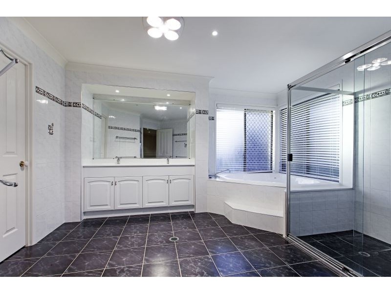 6 Ghostgum Close, Thornlands QLD 4164