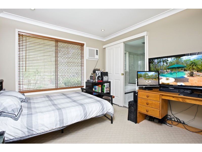 15 Greenfield Road, Capalaba QLD 4157