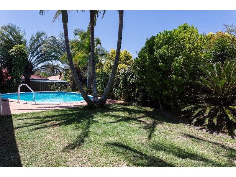 56 Pinelands Cct, Redland Bay QLD 4165