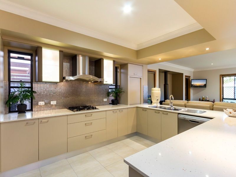 9 Baylink Dr, Redland Bay QLD 4165