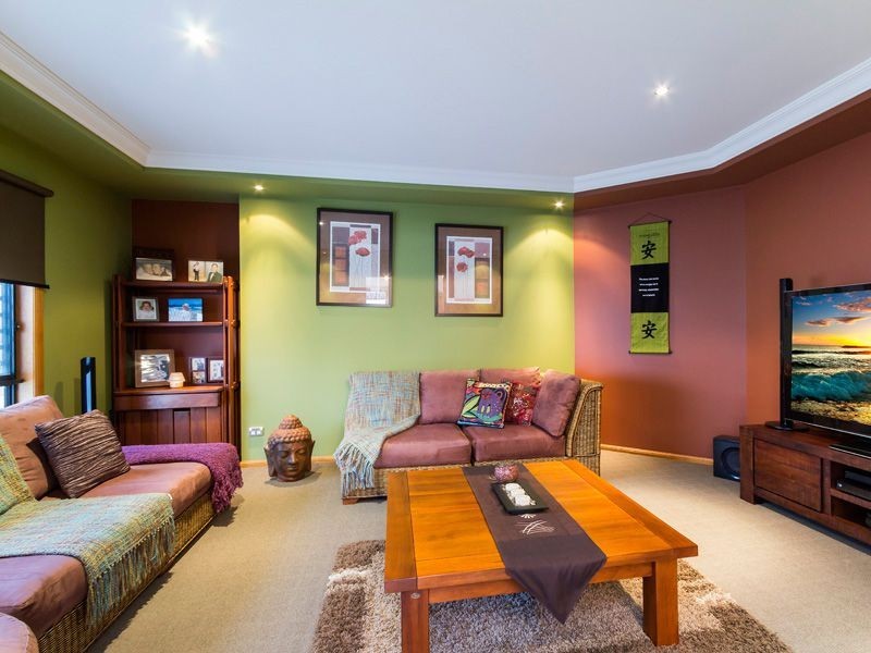 9 Baylink Dr, Redland Bay QLD 4165