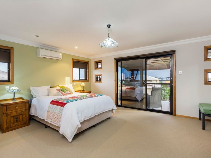 9 Baylink Dr, Redland Bay QLD 4165