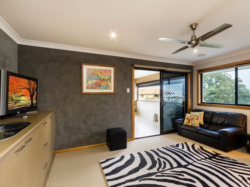 9 Baylink Dr, Redland Bay QLD 4165