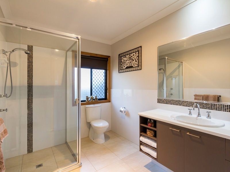 9 Baylink Dr, Redland Bay QLD 4165