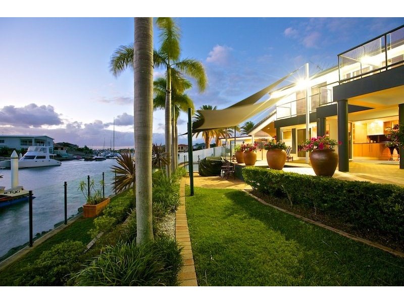 14 Carling Crt, Raby Bay QLD 4163