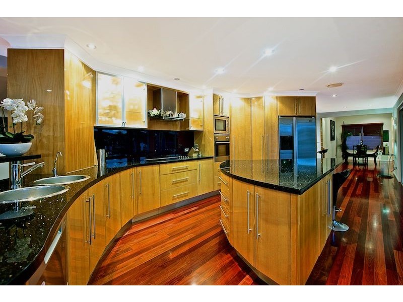 14 Carling Crt, Raby Bay QLD 4163