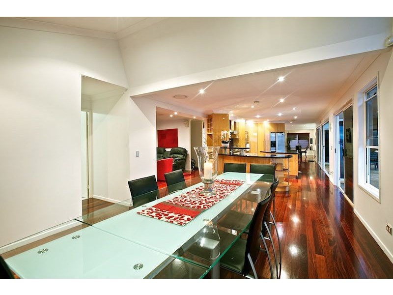 14 Carling Crt, Raby Bay QLD 4163