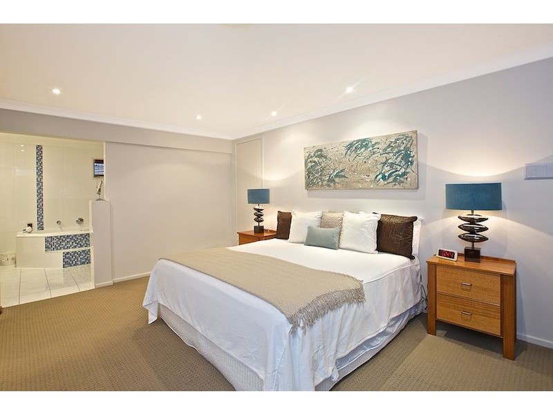 14 Carling Crt, Raby Bay QLD 4163