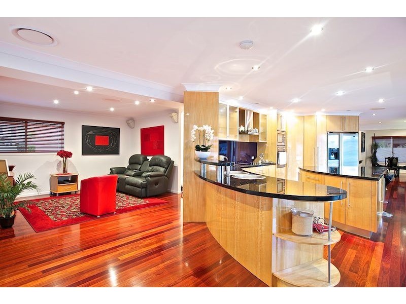 14 Carling Crt, Raby Bay QLD 4163