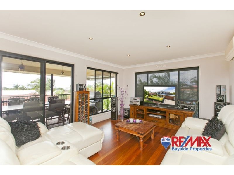 8 Highland Street, Redland Bay QLD 4165