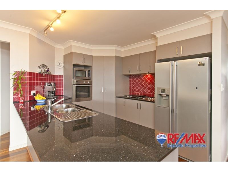 8 Highland Street, Redland Bay QLD 4165