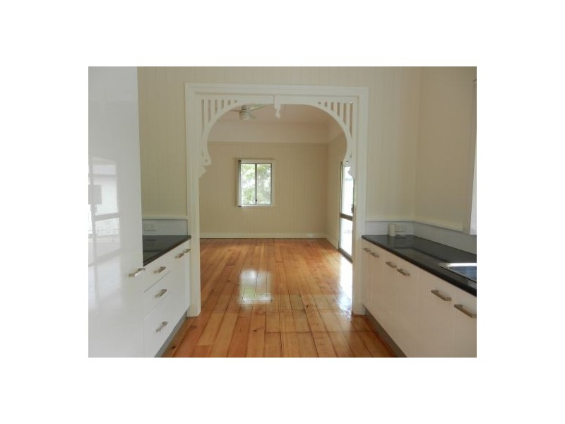 28 Stanley Road, Seven Hills QLD 4170