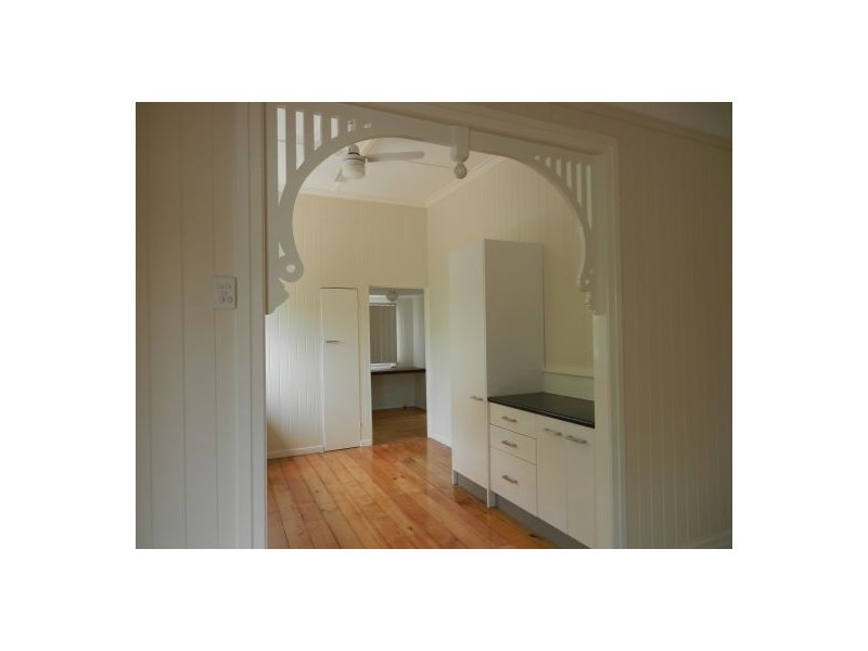 28 Stanley Road, Seven Hills QLD 4170