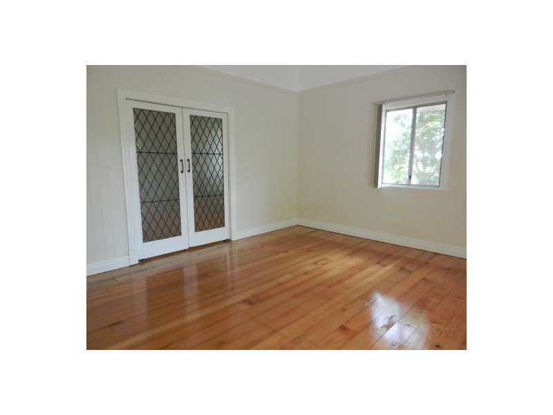 28 Stanley Road, Seven Hills QLD 4170