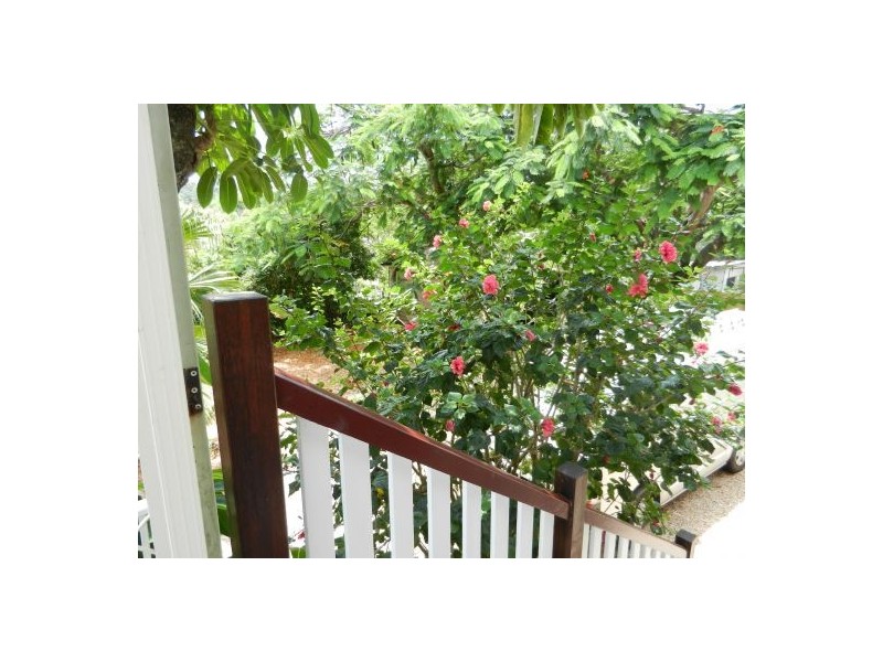 28 Stanley Road, Seven Hills QLD 4170