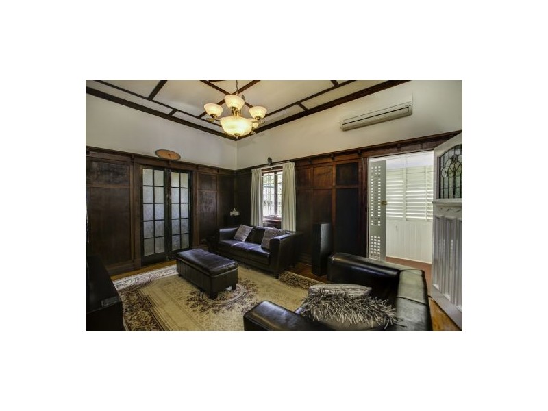 220 Chatsworth Road, Coorparoo QLD 4151