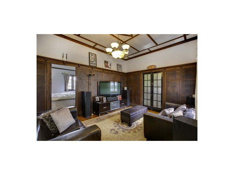 220 Chatsworth Road, Coorparoo QLD 4151