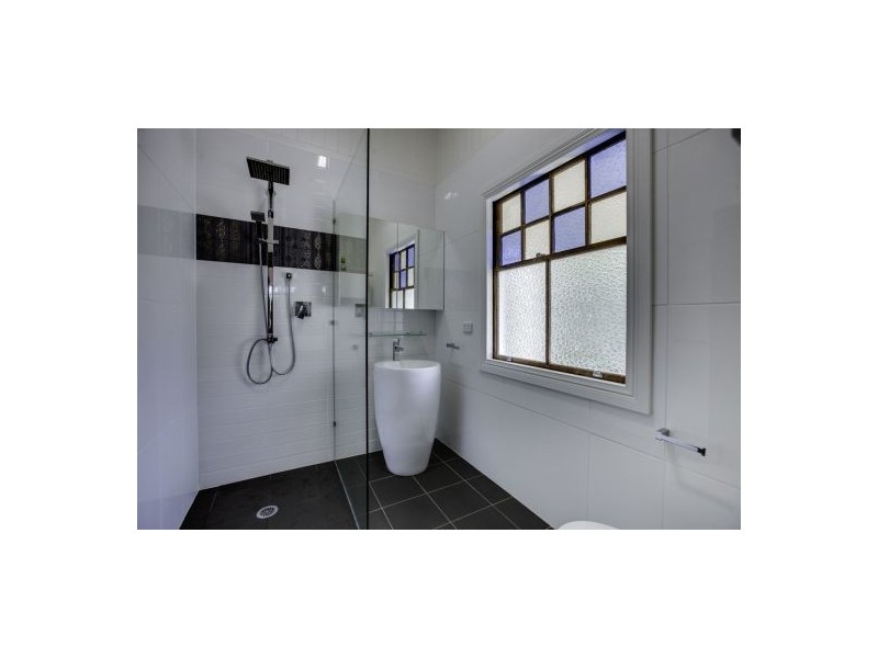 220 Chatsworth Road, Coorparoo QLD 4151