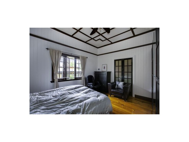 220 Chatsworth Road, Coorparoo QLD 4151