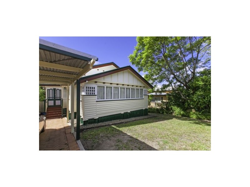 220 Chatsworth Road, Coorparoo QLD 4151