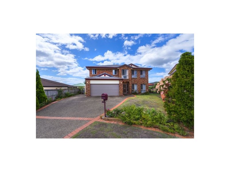 8 Sumner Place, Carindale QLD 4152