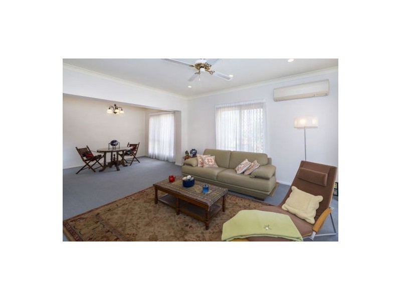 8 Sumner Place, Carindale QLD 4152