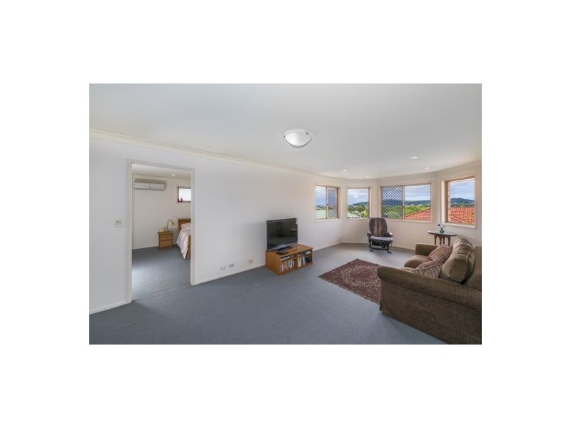 8 Sumner Place, Carindale QLD 4152