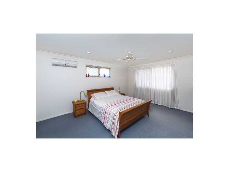 8 Sumner Place, Carindale QLD 4152