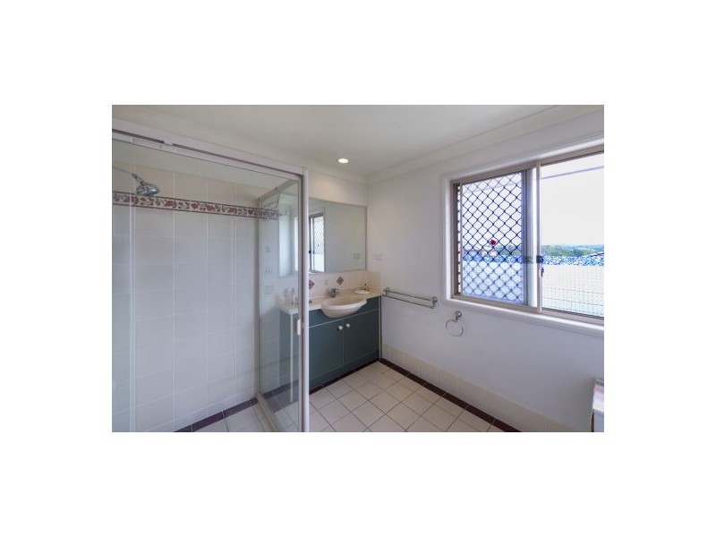 8 Sumner Place, Carindale QLD 4152