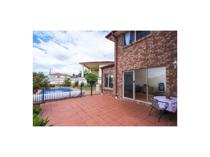 8 Sumner Place, Carindale QLD 4152