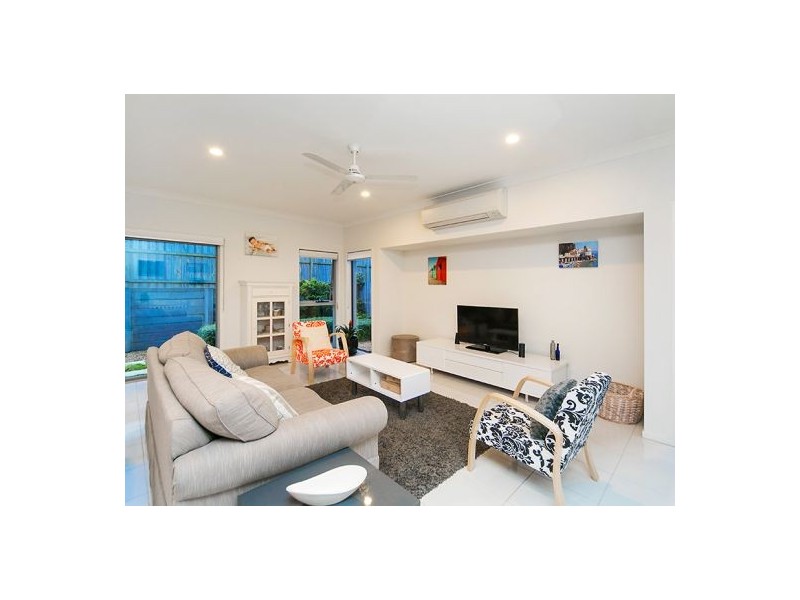 17 Esk Crescent, Wakerley QLD 4154