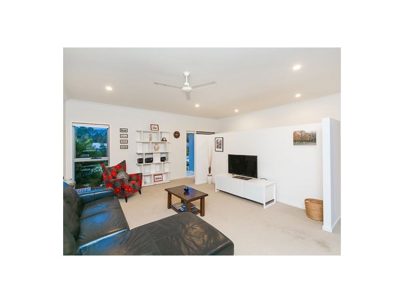 17 Esk Crescent, Wakerley QLD 4154