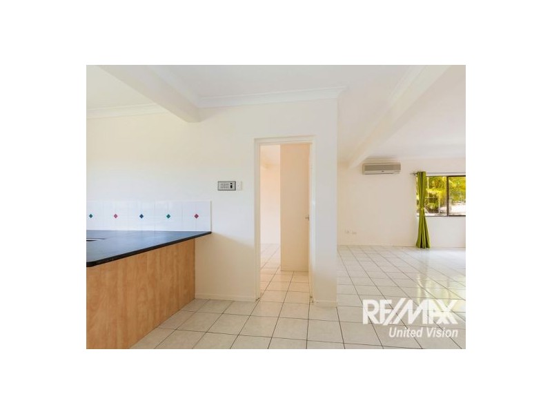 8 Uther Street, Carindale QLD 4152