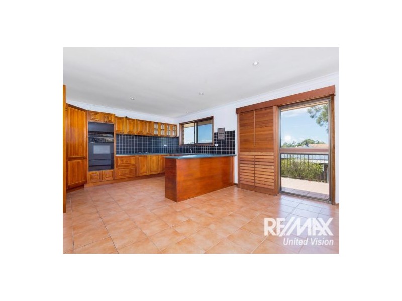 8 Uther Street, Carindale QLD 4152