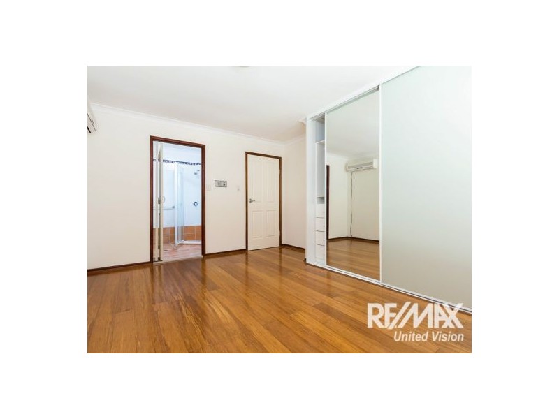 8 Uther Street, Carindale QLD 4152