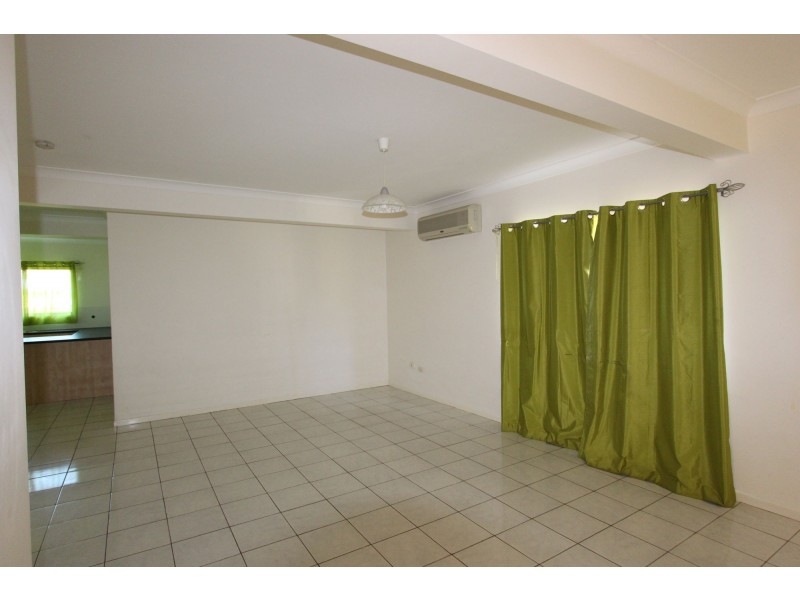 8 Uther Street, Carindale QLD 4152