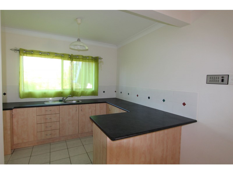 8 Uther Street, Carindale QLD 4152