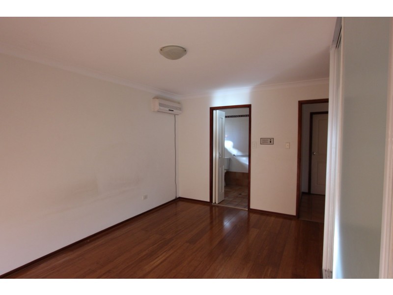 8 Uther Street, Carindale QLD 4152