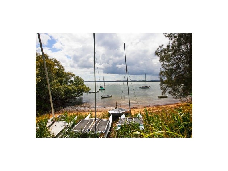 15 Tina Street, Redland Bay QLD 4165